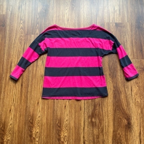Hollister top - Small - Picture 2 of 10